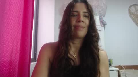 Snapshot of victoria25_meester chatting on 01-29-25, 03:37 Hi guys Im victoria Be the one who can control me in PVT online show from 01-29-25, 03:37