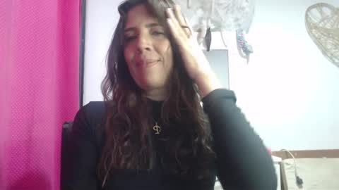 Snapshot of victoria25_meester chatting on 01-31-25, 09:26 Hi guys Im victoria Be the one who can control me in PVT online show from 01-31-25, 09:26