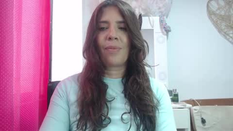 Snapshot of victoria25_meester chatting on 02-02-25, 03:39 Hi guys Im victoria Be the one who can control me in PVT online show from 02-02-25, 03:39