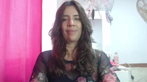 Snapshot of victoria25_meester chatting on 02-05-25, 03:52 Hi guys Im victoria Be the one who can control me in PVT online show from 02-05-25, 03:52