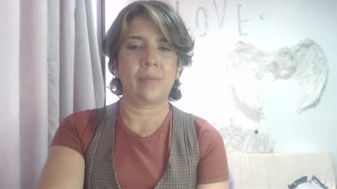 Snapshot of victoria25_meester chatting on 09-11-25, 08:31 Hi guys Im victoria Be the one who can control me in PVT online show from 09-11-25, 08:31