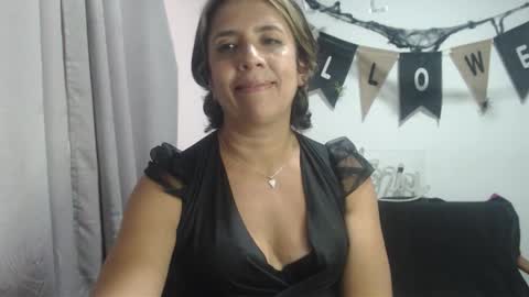 Snapshot of victoria25_meester chatting on 10-09-25, 09:35 Hi guys Im victoria Be the one who can control me in PVT online show from 10-09-25, 09:35