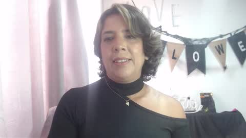 Snapshot of victoria25_meester chatting on 10-14-25, 04:30 Hi guys Im victoria Be the one who can control me in PVT online show from 10-14-25, 04:30