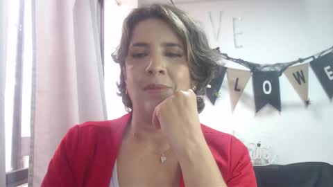 Snapshot of victoria25_meester chatting on 10-19-25, 07:47 Hi guys Im victoria Be the one who can control me in PVT online show from 10-19-25, 07:47