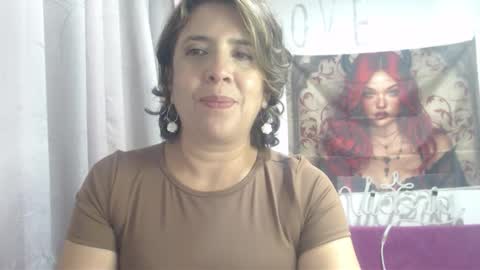 Snapshot of victoria25_meester chatting on 11-16-25, 08:25 Hi guys Im victoria Be the one who can control me in PVT online show from 11-16-25, 08:25