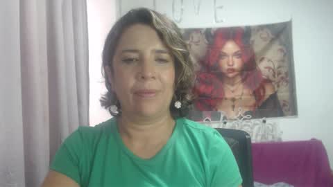 Snapshot of victoria25_meester chatting on 11-27-25, 08:55 Hi guys Im victoria Be the one who can control me in PVT online show from 11-27-25, 08:55