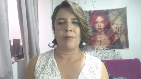 Snapshot of victoria25_meester chatting on 11-30-25, 09:41 Hi guys Im victoria Be the one who can control me in PVT online show from 11-30-25, 09:41