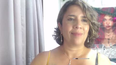 Snapshot of victoria25_meester chatting on 12-16-25, 08:03 Hi guys Im victoria Be the one who can control me in PVT online show from 12-16-25, 08:03