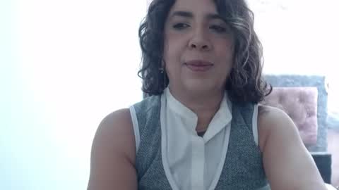Snapshot of victoria25_meester chatting on 06-25-26, 02:21 Hi guys Im victoria Be the one who can control me in PVT online show from 06-25-26, 02:21