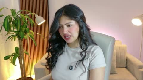 Snapshot of victoria___moon chatting on 04-23-26, 01:46 victoria online show from 04-23-26, 01:46
