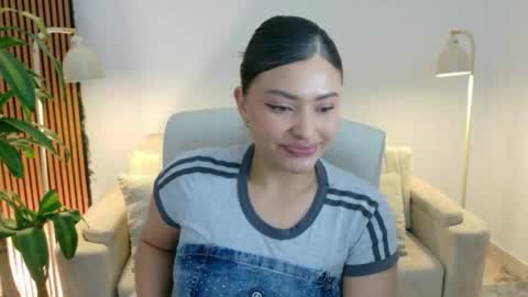 Snapshot of victoria___moon chatting on 06-04-26, 02:12 victoria online show from 06-04-26, 02:12