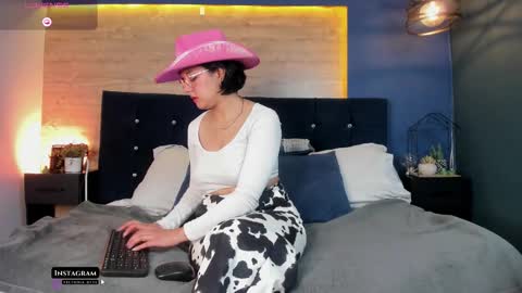 Victoria online show from 10-13-25, 09:04