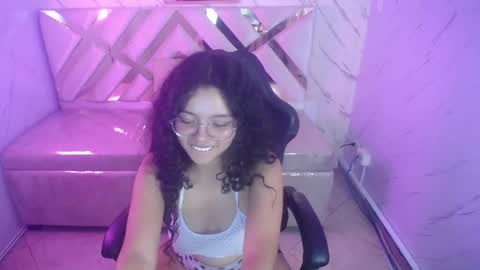 victoria_castillo_b online show from 03-12-25, 06:18