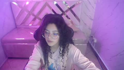 victoria_castillo_b online show from 03-12-25, 09:23