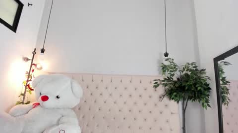 Victoria online show from 06-01-26, 07:04
