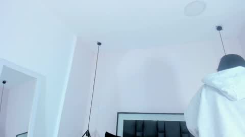 valentina online show from 11-19-25, 11:32