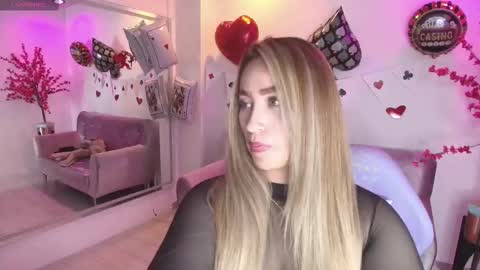 Snapshot of victoria_hunts chatting on 02-24-26, 03:59 Victoria online show from 02-24-26, 03:59