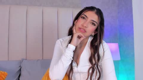 Snapshot of victoria_joliegb chatting on 12-19-24, 12:56 Victoria Lozano online show from 12-19-24, 12:56