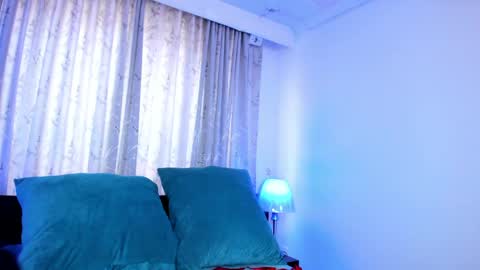 Snapshot of victoria_kim_lee chatting on 05-05-26, 12:02 Victoria online show from 05-05-26, 12:02