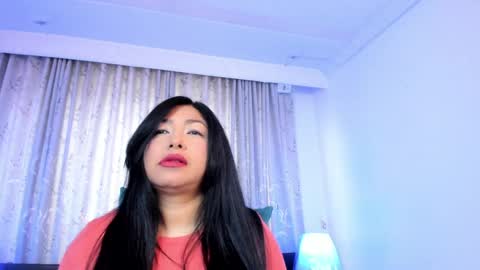 Snapshot of victoria_kim_lee chatting on 05-19-26, 12:11 Victoria online show from 05-19-26, 12:11