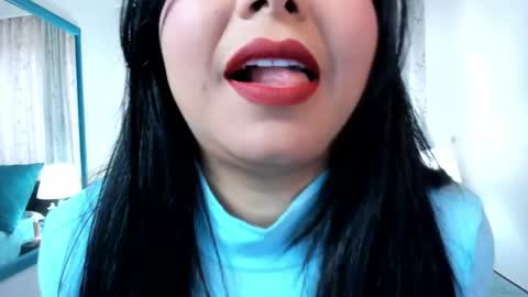 Snapshot of victoria_kim_lee chatting on 05-25-26, 02:23 Victoria online show from 05-25-26, 02:23