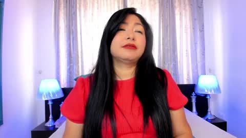 Snapshot of victoria_kim_lee chatting on 06-04-26, 01:39 Victoria online show from 06-04-26, 01:39