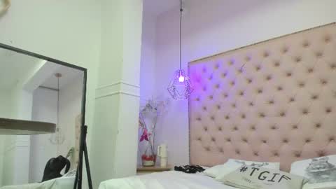 Snapshot of victoria_kitt chatting on 06-29-26, 07:14 victoria_kitt online show from 06-29-26, 07:14