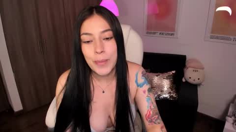 Snapshot of victoria_korss chatting on 10-24-25, 03:14 Victoria online show from 10-24-25, 03:14