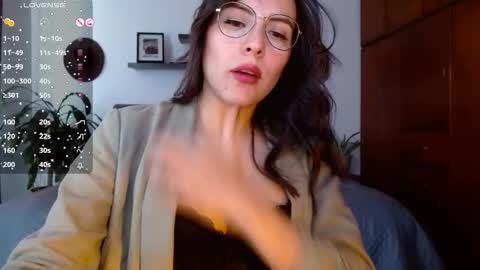 VICTORIA MARTELO online show from 10-09-25, 04:05