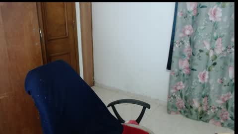 Snapshot of victoria_milf06 chatting on 04-19-26, 11:53 victoria online show from 04-19-26, 11:53