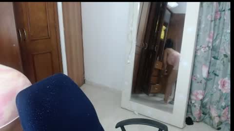 Snapshot of victoria_milf06 chatting on 06-13-26, 09:29 victoria online show from 06-13-26, 09:29