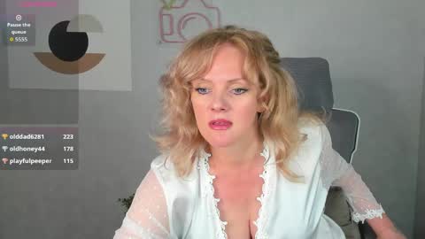 Victoria My schedule for the week 2 GMT 3am-9am TuWeThFrSa online show from 05-22-26, 01:13
