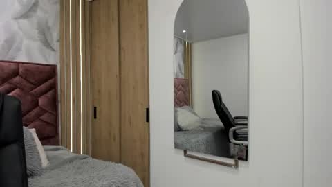 Vicky  online show from 10-20-25, 02:23