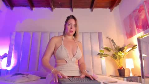 Snapshot of victoria_rash chatting on 12-12-24, 02:44 VICTORIA online show from 12-12-24, 02:44