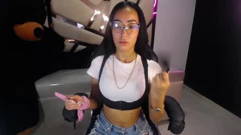 Victoria  online show from 02-27-25, 04:43