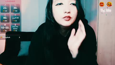 Snapshot of victoria_smile_ chatting on 05-05-26, 11:13 Victoria online show from 05-05-26, 11:13