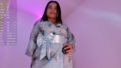 Snapshot of victoria_vallejo chatting on 11-02-25, 11:34 victoria  online show from 11-02-25, 11:34