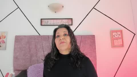 victoriaa_anderson_ online show from 11-25-25, 01:55