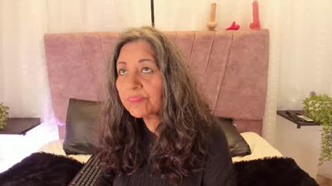 victoriaa_anderson_ online show from 04-15-26, 07:58