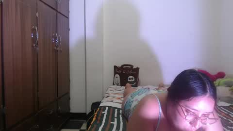 Victoria Silva online show from 05-22-26, 08:53