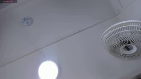 Snapshot of victoriaagray chatting on 10-11-25, 11:09 VICTORIA online show from 10-11-25, 11:09