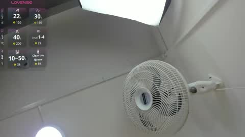 Snapshot of victoriaagray chatting on 04-11-26, 11:03 VICTORIA online show from 04-11-26, 11:03