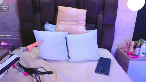 Victoria Andrade online show from 04-14-26, 03:40