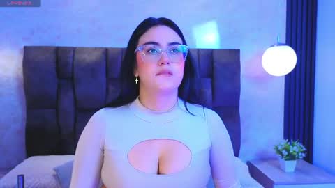 Snapshot of victoriaandrade chatting on 07-01-26, 11:56 Victoria Andrade online show from 07-01-26, 11:56