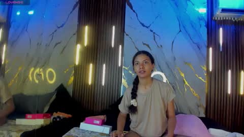 Victoria  online show from 11-10-25, 08:41