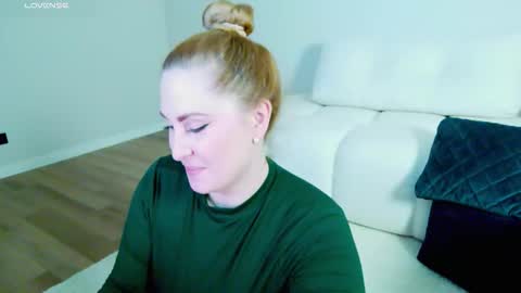 Miss V online show from 11-14-25, 03:38