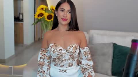 Snapshot of victoriafit7 chatting on 01-25-25, 03:30 Vcitoria online show from 01-25-25, 03:30