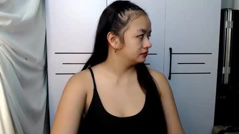 Snapshot of victoriaharper2 chatting on 09-11-25, 05:29 Victoria Harper online show from 09-11-25, 05:29