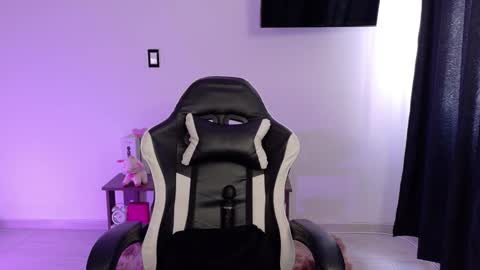 Kim 3 online show from 10-26-25, 06:58