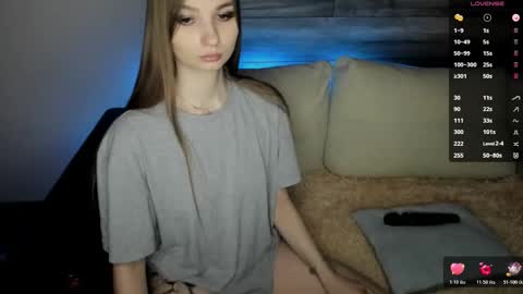 Snapshot of victoriakittty chatting on 11-29-25, 12:13 Victoria online show from 11-29-25, 12:13